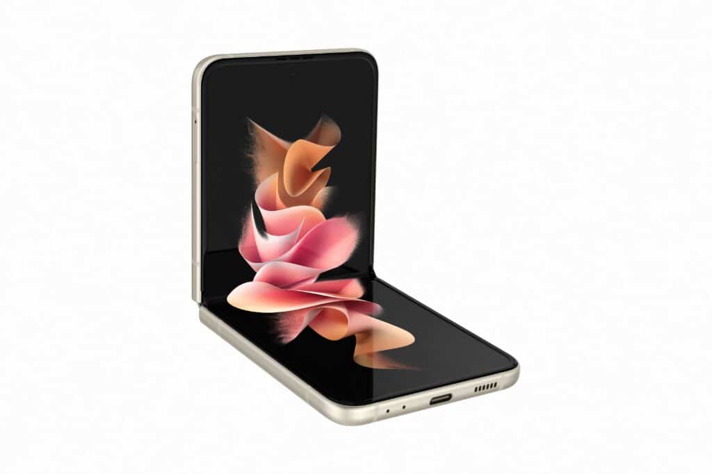 Samsung Galaxy Z Flip3 1