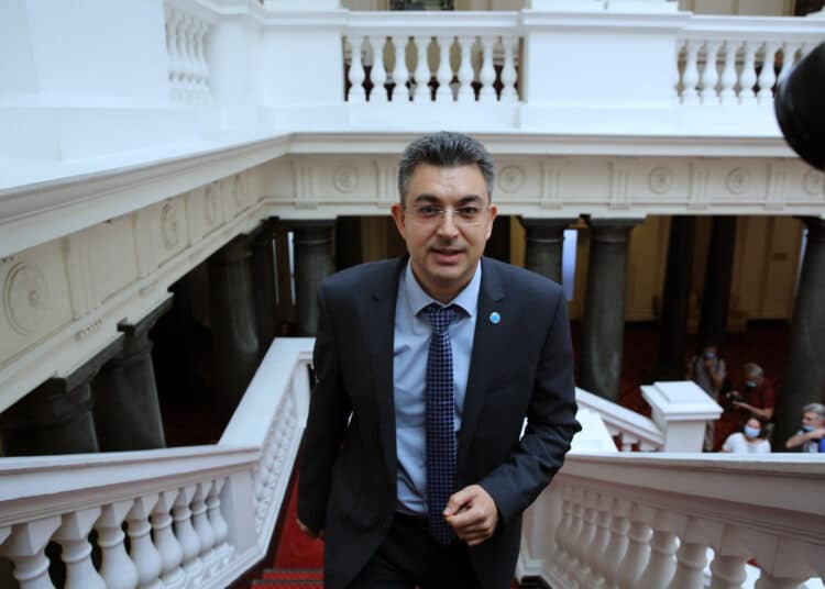 Ще бъде ли гласуван указ 204 на Радев за властта утре? 1 Пламен Николов