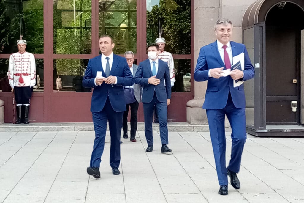 ДПС постави условие за подкрепа на кабинет 1 ДПС постави условия за подкрепа на кабинет