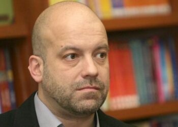 Иво Сиромахов: Заменяме едни лоши политици с други
