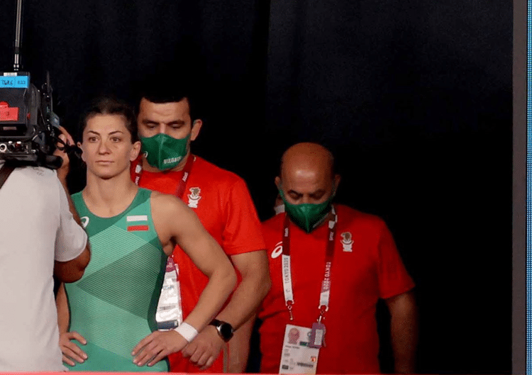 Евелина Николова
