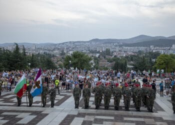 Стара Загора се преклони пред паметта на бранителите си
