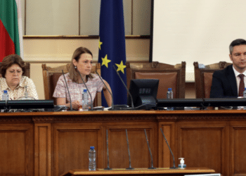 Ива Митева свиква извънредно заседание на парламента