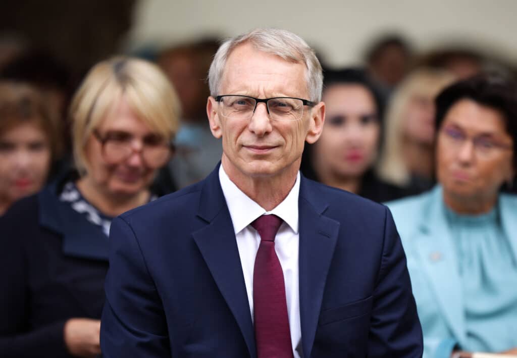 1 108
