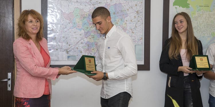 Отличиха старозагорски ученици за завоювани медали по ММА