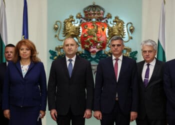 Инициативен комитет издига Радев и Йотова за президентска двойка