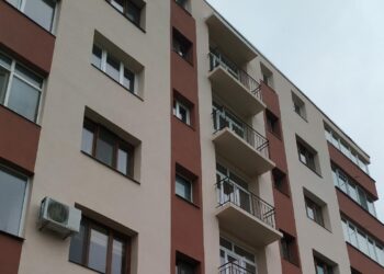 Финансират инженеринг за саниране на две сгради в Ловеч