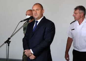 Радев ще издаде указите, след като парламентът си свърши работата