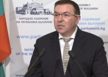 ГЕРБ-СДС: Радев да отстрани Кацаров, цяло лято бе проспано