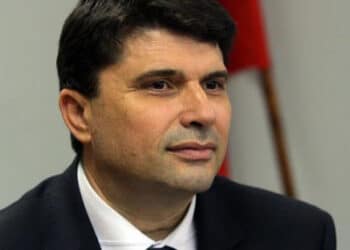 Шефът на ДАТО накърнявал престижа на агенцията