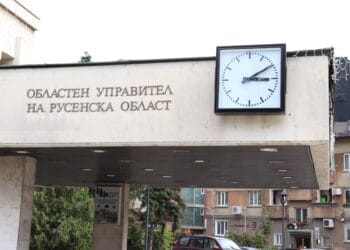 Часовникът на Областната управа в Русе работи отново