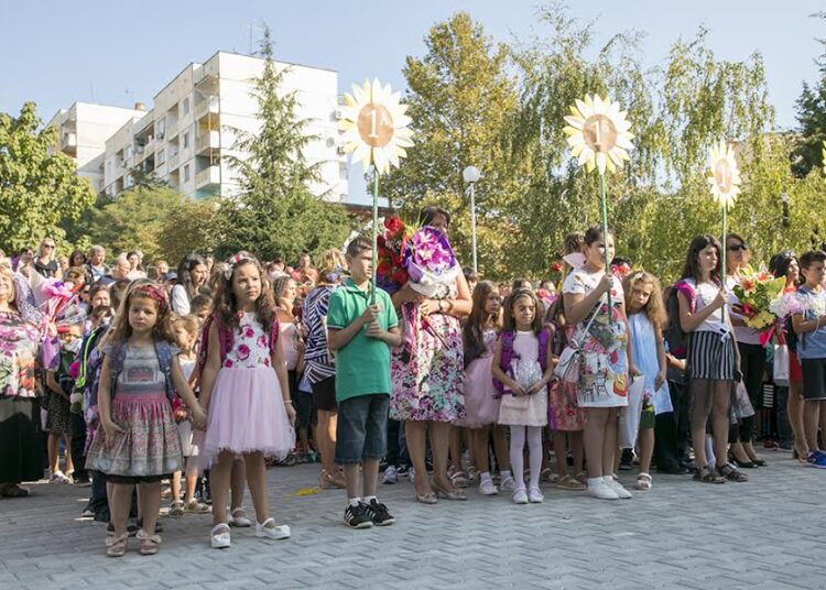1401 първокласници тръгват на училище в Стара Загора 1 Снимка: Община Стара Загора