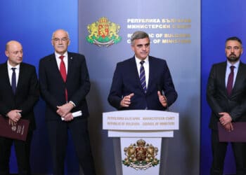 КЕВР: Токът и парното няма да се вдигат до края на 2021