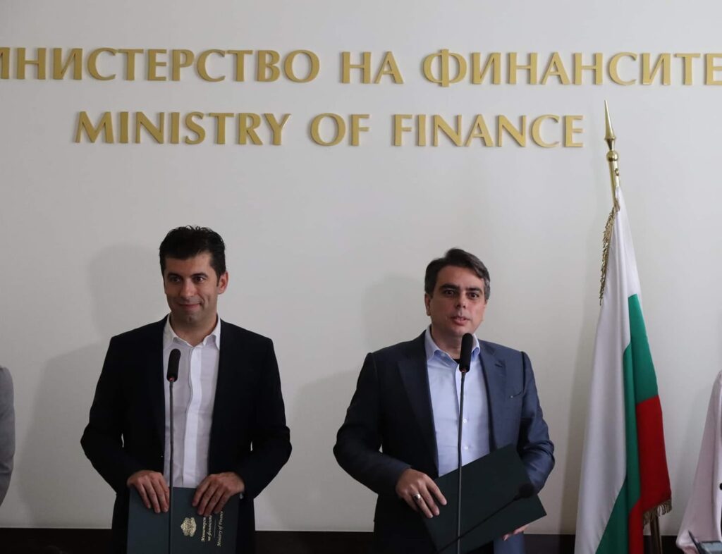 Кирил Петков и Асен Василев