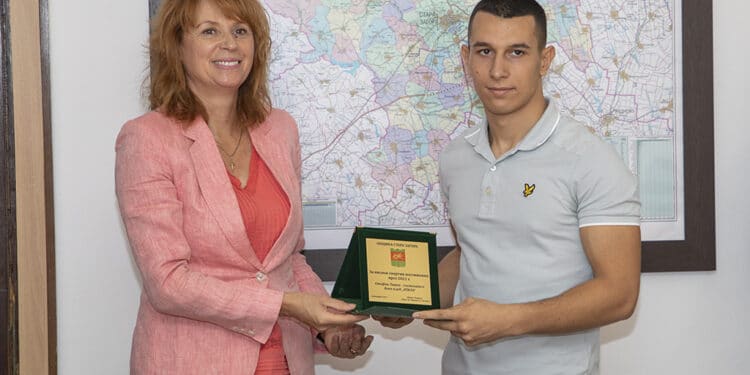 Отличиха старозагорски ученици за завоювани медали по ММА