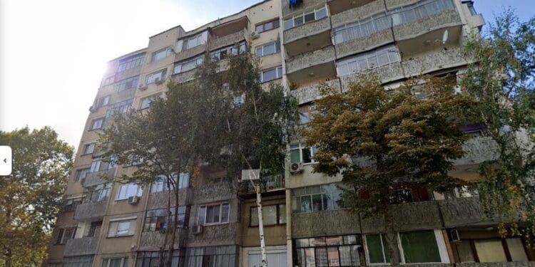 Финансират инженеринг за саниране на две сгради в Ловеч