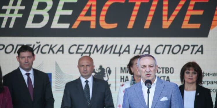 “Нощ на спорта” привлече стотици да спортуват в София (Снимки)