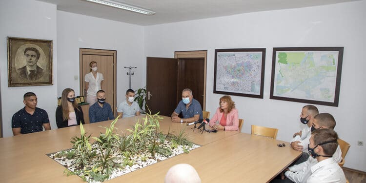 Отличиха старозагорски ученици за завоювани медали по ММА