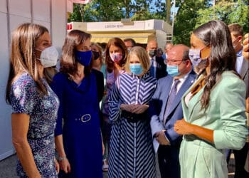 Мария Габриел и кралица Летисия откриха Панаира на книгата в Мадрид