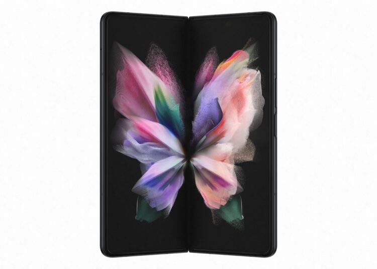 Samsung Galaxy Z Fold3 openfront