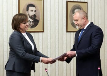 Нинова върна мандата, Радев: Уви, чакат ни нови избори (ВИДЕО)