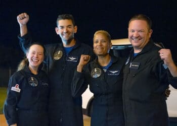 Космическите туристи на SpaceX се върнаха на Земята