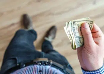 ГДБОП задържа служител на НАП с подкуп в София