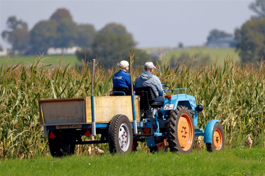 tractor 6608040 1920