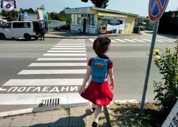 Охрана ще пази децата на пешеходна пътека край училище в Обзор