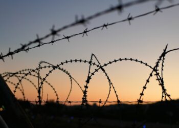 Разбиха престъпна група за трафик на мигранти