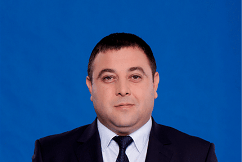 Ешреф Ешрефов