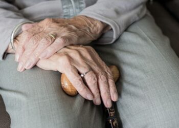 Издирват 96-годишна нацистка, избягала преди процеса