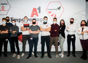 Даровити ученици и студенти завършиха Лятната академия на А1 7 16 даровити ученици и студенти получиха своите сертификати.