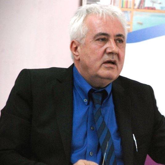 Лекар спира да приема пациенти в Добрич, нямал „зелен“ сертификат 1 Д-р Ефраимов спира да практикува.
