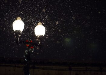 Общини може да останат на тъмно заради поскъпващия ток
