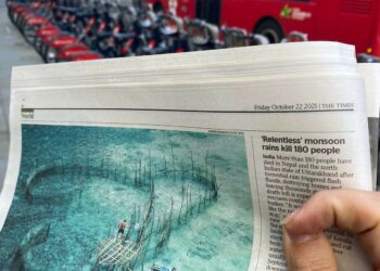 Кадър от Филипините на Владо Карамазов влезе в “The Times” (СНИМКИ)