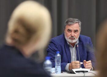 Маските ще станат задължителни за ученици и учители
