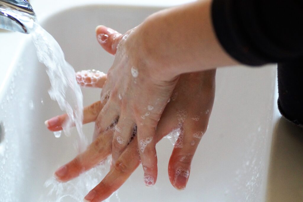 Отбелязваме Световния ден на чистите ръце 2 washing hands g6d43024e2 1920
