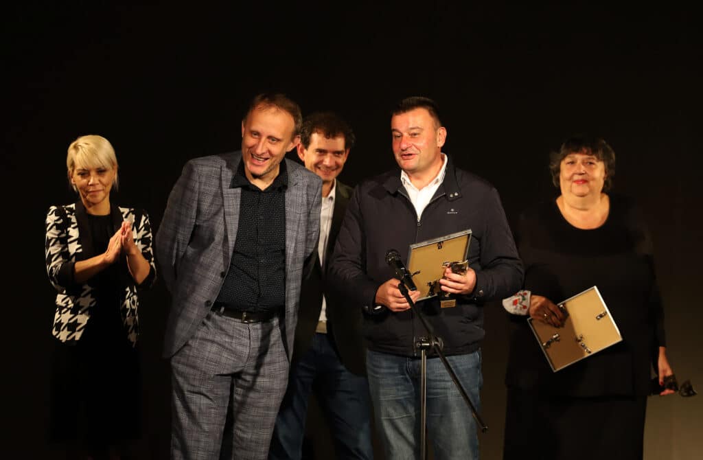 ЕВРОПЕЙСКИ ФЕСТИВАЛ НА ПЪТУВАЩИЯ ТЕАТЪР ЗАКРИВАНЕ СНКРСВРАКОВ.JPG 53