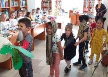 „Походът на книгите“ насърчава към четене несебърски ученици