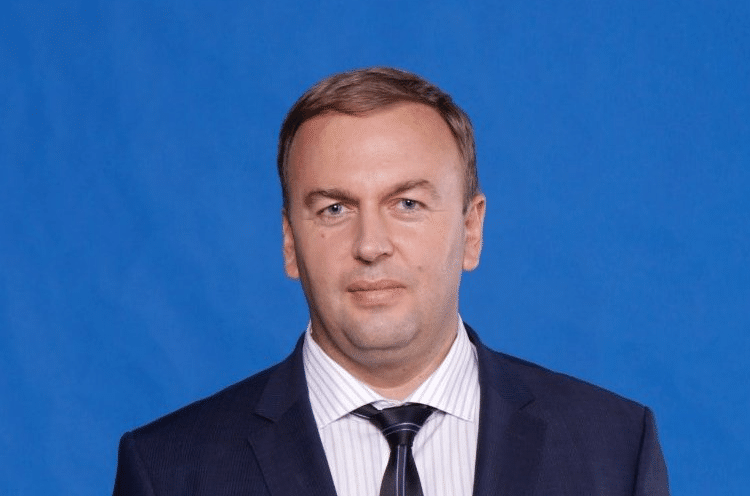Неби Бозов