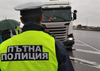 Братя от Върбица биха полицай, след опит за проверка на пътя