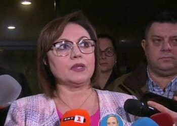 Нинова за Радев: Смазваща разлика. Имена в проектокабинета не са обсъждани