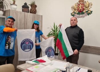 Кметът на Павел баня Иса Бесоолу изпрати алпинистите.