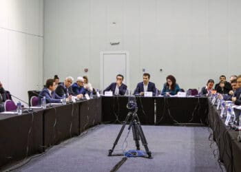 Преговорите продължават.