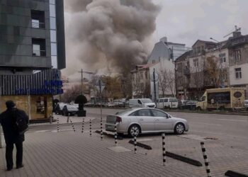 Пожар в центъра на София, гори паметник на културата