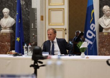 Отнеха книжката на Доналд Туск, шофирал с превишена скорост