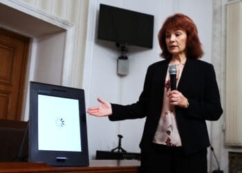 ЦИК: Може да няма машини и дори хартиени бюлетини в чужбина