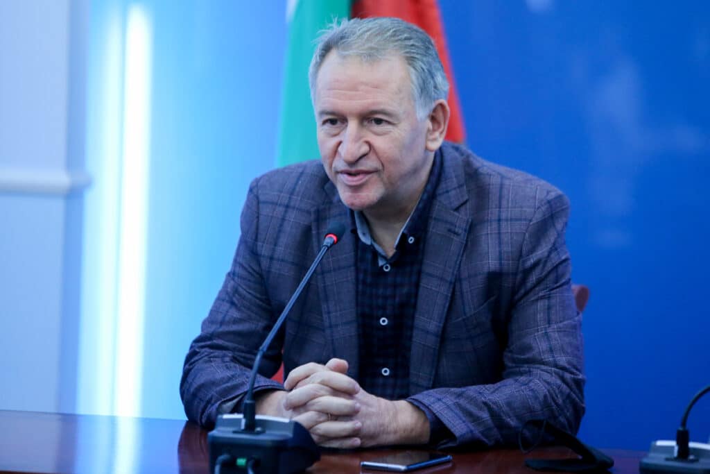 Д-р Стойчо Кацаров