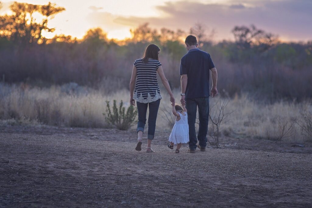 family gc2859ae30 1920